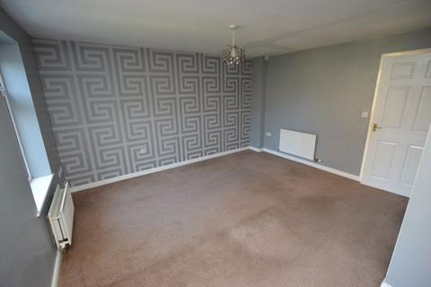 3 bedroom townhouse to rent, Kinsley Close, Ince