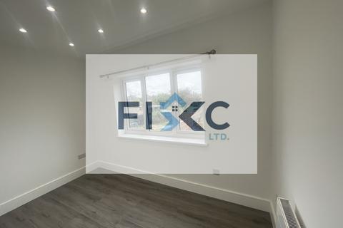 4 bedroom semi-detached house to rent, Sycamore Avenue, Dogsthorpe, Peterborough, Cambridgeshire