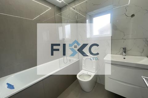 4 bedroom semi-detached house to rent, Sycamore Avenue, Dogsthorpe, Peterborough, Cambridgeshire