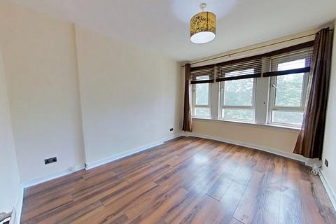 2 bedroom flat to rent, Balmore Road, Glasgow, G22