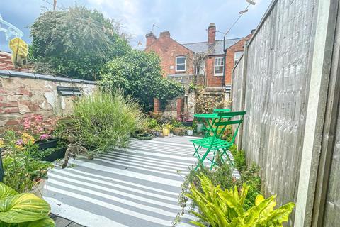2 bedroom terraced house for sale, Edward Road, Leicester