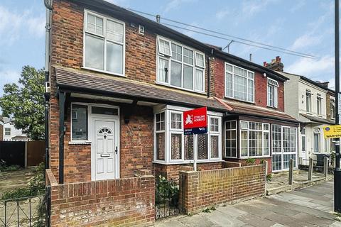 Standard Road, Hounslow, TW4