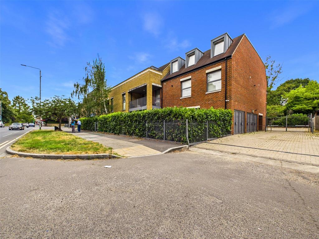 3-bed apartment
