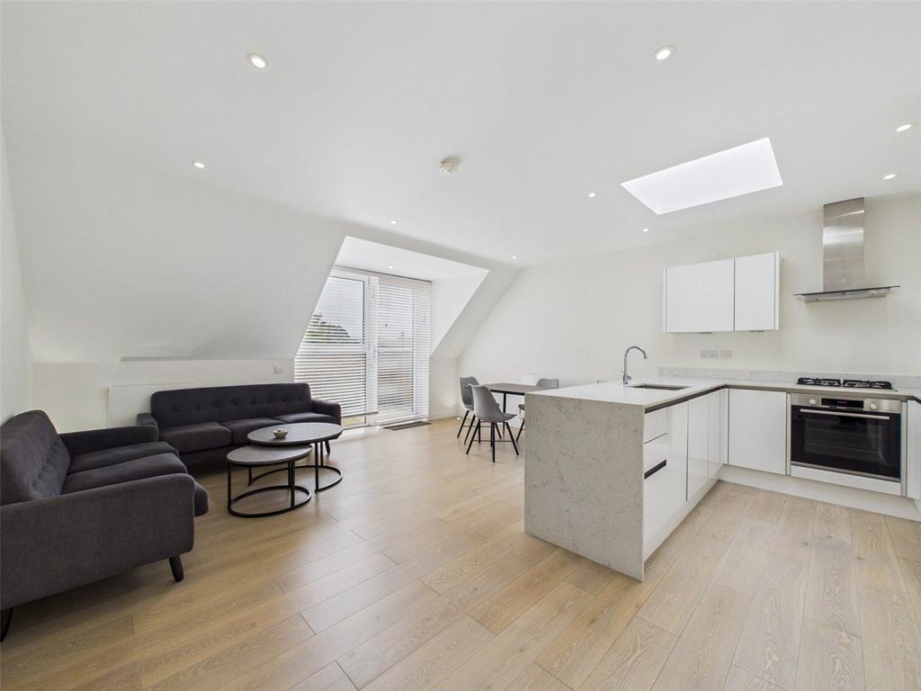 Apartment in Ickenham - View 2