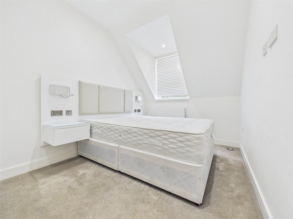 Apartment in Ickenham - More