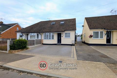 3 bedroom bungalow for sale, Louisa Avenue, Benfleet