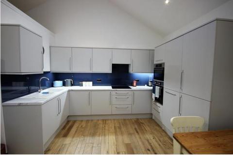 2 bedroom bungalow to rent, Bellingdon, Chesham