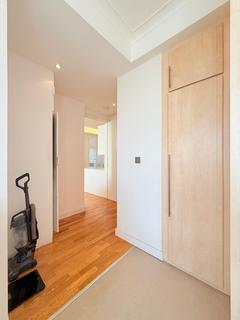 1 bedroom flat to rent, St Mary Abbot's Court, Warwick Gardens, London, W14