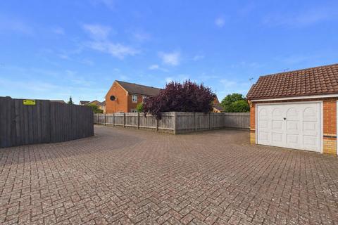 2 bedroom terraced house for sale, Turnstone Way, Stanground, PE2