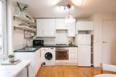 2 bedroom flat for sale, Seven Sisters Road, Finsbury Park, N4