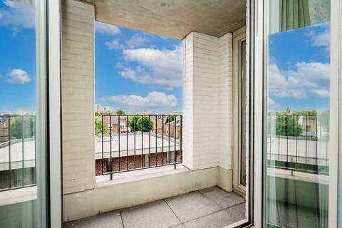 2 bedroom flat for sale, Seven Sisters Road, Finsbury Park, N4