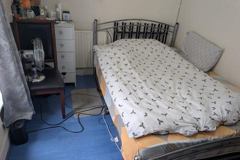 1 bedroom in a house share to rent, Macaulay Road, London E6