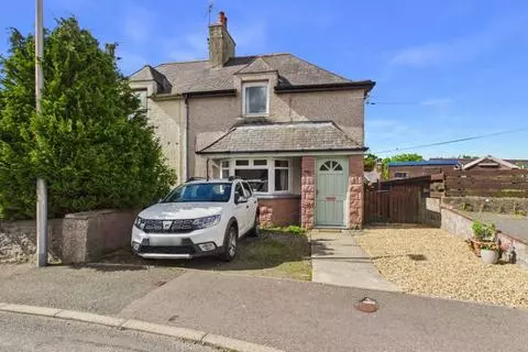 2 bedroom semi-detached house for sale
