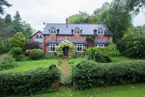 5 bedroom detached house for sale, Willington Road, Duddon