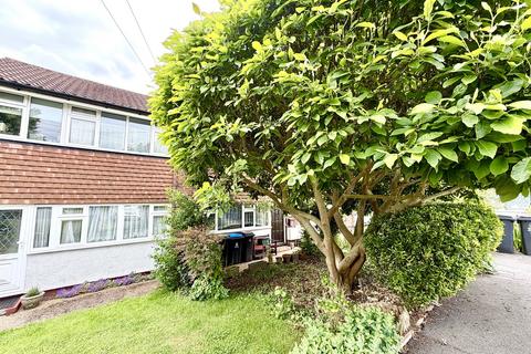 Cricketers Close, Chessington, Surrey. KT9 1NL