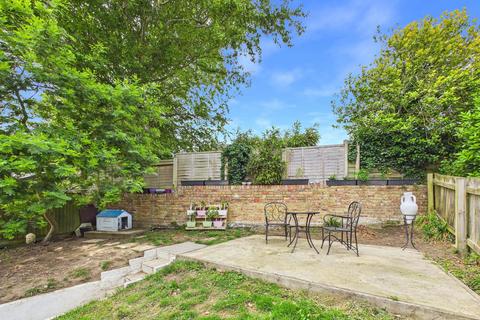 3 bedroom semi-detached house for sale, Walmer Way, Kent CT20
