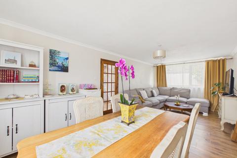 3 bedroom semi-detached house for sale, Walmer Way, Kent CT20