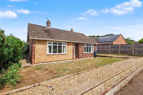 2 bedroom detached bungalow for sale, St. Edmunds Rise, Taverham NR8