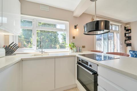 2 bedroom ground floor flat for sale, Weston Road, Enfield