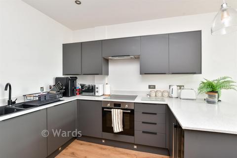 2 bedroom flat for sale, Queensbridge Drive, Ramsgate CT11