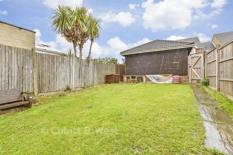 3 bedroom detached house for sale, Leatherhead Road, Chessington KT9