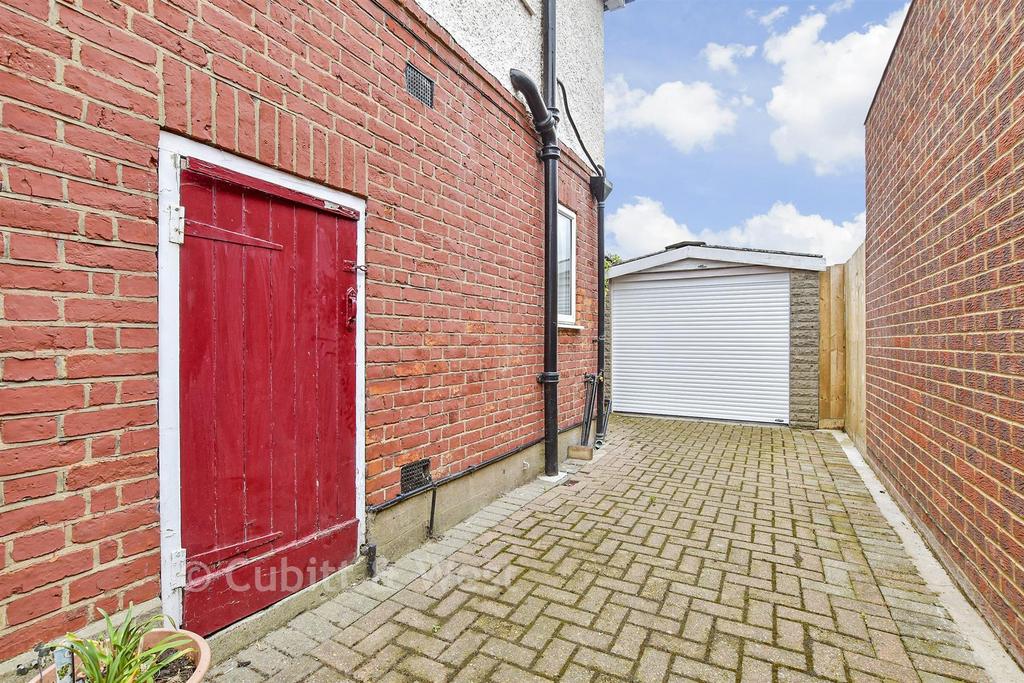 Driveway/Parking