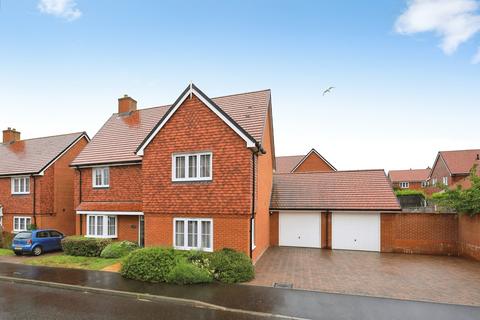 5 bedroom detached house for sale, Hawthorn Way, Hellingly, Hailsham