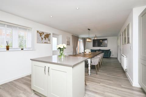 5 bedroom detached house for sale, Hawthorn Way, Hellingly, Hailsham
