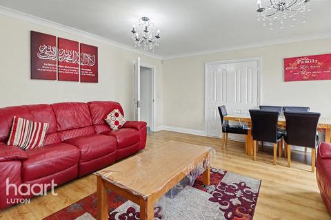 6 bedroom detached house for sale, Shervington Grove, Luton