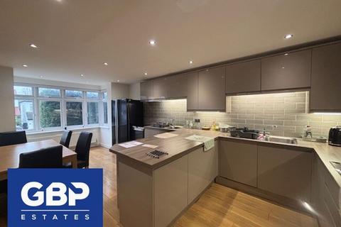 1 bedroom house of multiple occupation to rent, Abbs Cross Lane, Hornchurch, RM12