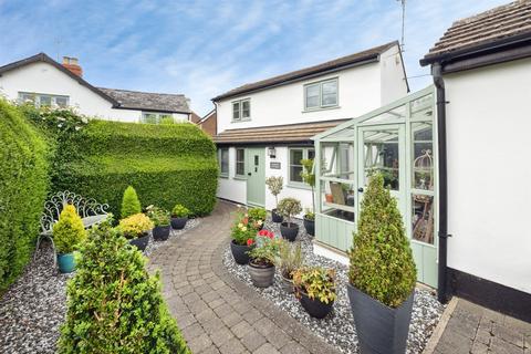 3 bedroom detached house for sale, West Street, Steeple Claydon, BUCKINGHAM