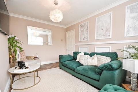 1 bedroom maisonette for sale, Cherry Avenue, Brentwood