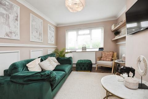 1 bedroom maisonette for sale, Cherry Avenue, Brentwood