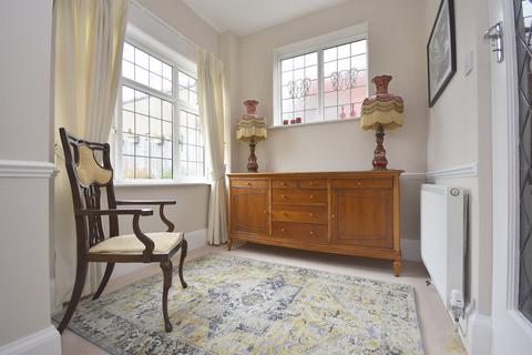 4 bedroom detached house for sale, Avenue Gardens, Margate