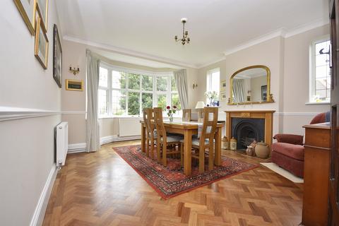 4 bedroom detached house for sale, Avenue Gardens, Margate