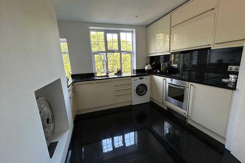 2 bedroom apartment to rent, Bridgewater Court, Wembley
