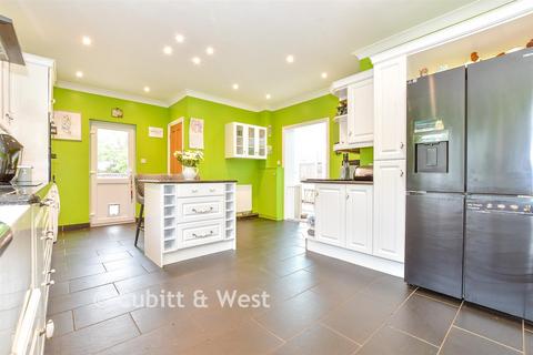 4 bedroom detached house for sale, Shripney Road, Bognor Regis PO22