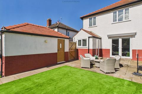 3 bedroom semi-detached house for sale, Kingsmead, Upton, CH2