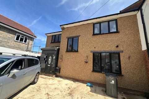 7 bedroom end of terrace house to rent, Rushdene Close, Northolt, Greater London, UB5