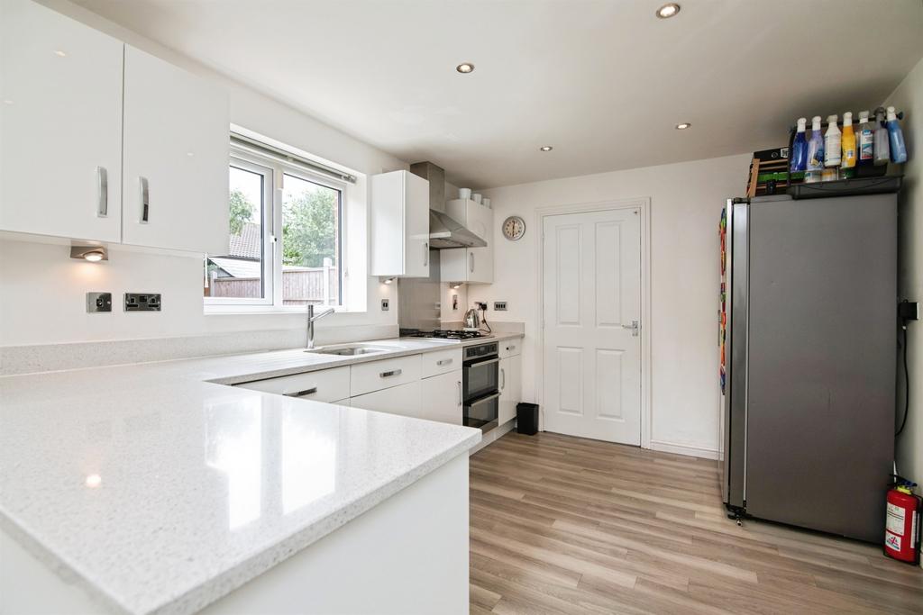 Martineau Drive, Harborne, Birmingham - View 5
