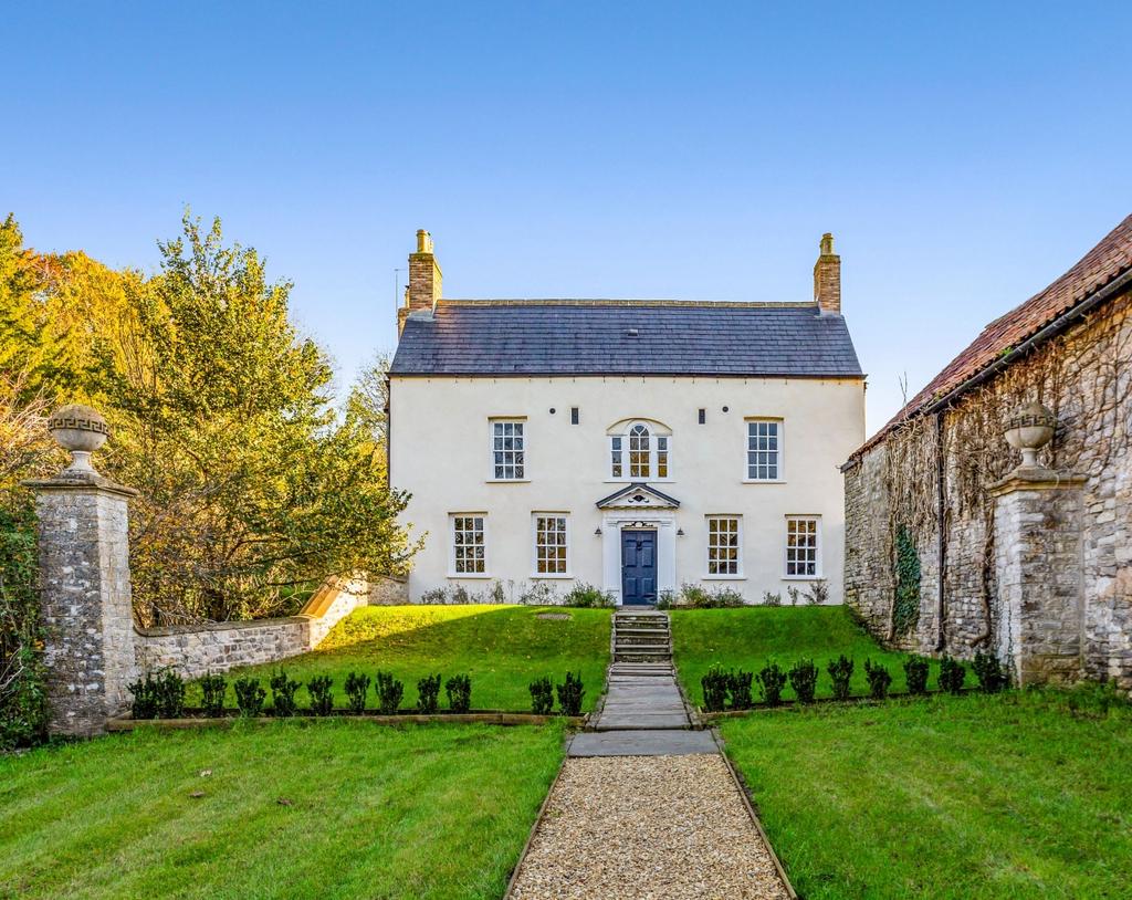 5 bedroom detached house to rent