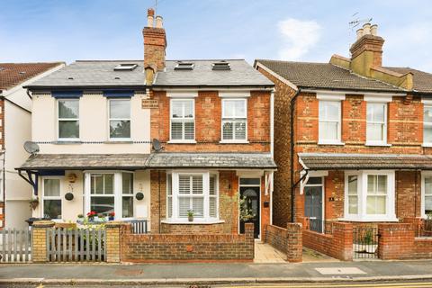 Little Roke Avenue, Kenley, CR8