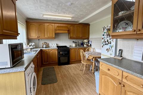 3 bedroom detached bungalow for sale, Black Lion Road, Cross Hands, Llanelli