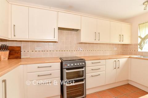 4 bedroom terraced house for sale, Dinsdale Gardens, Rustington BN16