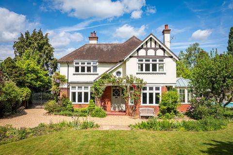 5 bedroom detached house for sale, Petworth Road, Witley, Godalming, Surrey, GU8