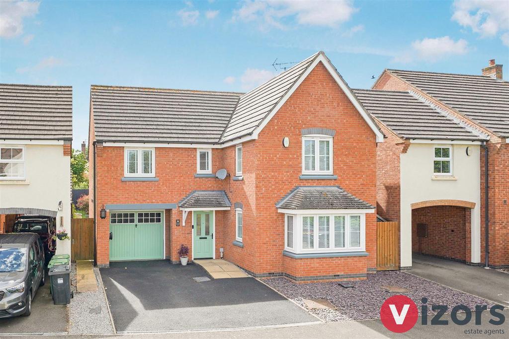 4 bedroom detached house for sale