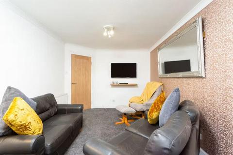 2 bedroom flat to rent, Glover Street Perth