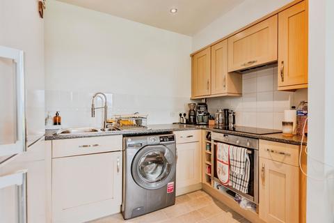 2 bedroom apartment for sale, Commonwealth Drive, Crawley