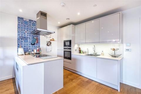3 bedroom flat to rent, Lismore Boulevard, London NW9
