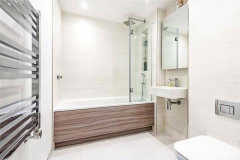 3 bedroom flat to rent, Lismore Boulevard, London NW9